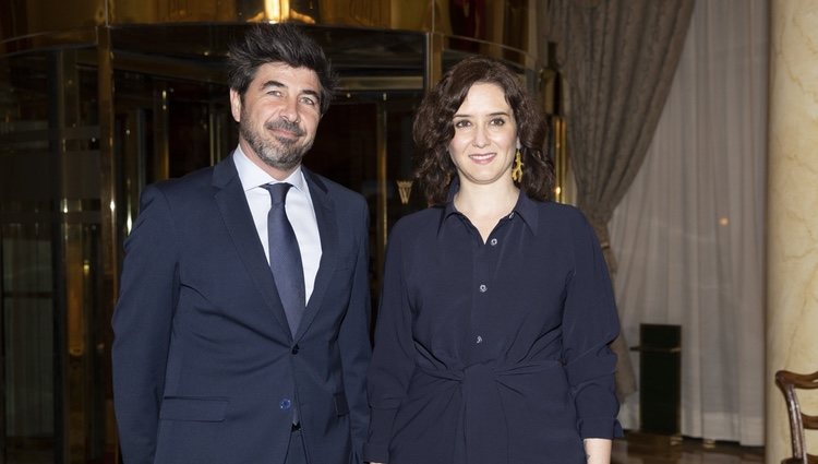 Isabel Díaz Ayuso y Jairo Alonso en la entrega de los Premios Majas de Goya 2020