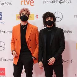 Javier Calvo y Javier Ambrossi en la alfombra roja de los Premios José María Forqué 2021