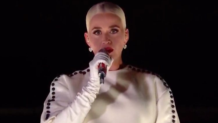 Katy Perry cantando en la toma de posesión de Joe Biden
