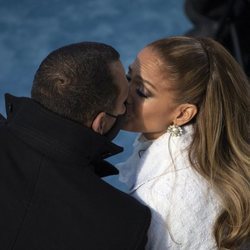 Jennifer Lopez, besando a Alex Rodríguez en la toma de posesión de Joe Biden