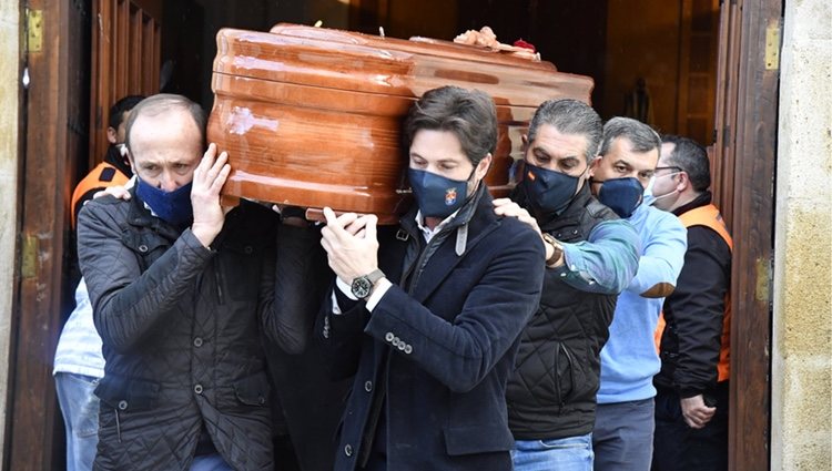 Canales Rivera en el funeral de José Rivera 'Riverita'