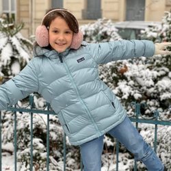 Athena de Dinamarca, muy sonriente en la nieve por su noveno cumpleaños