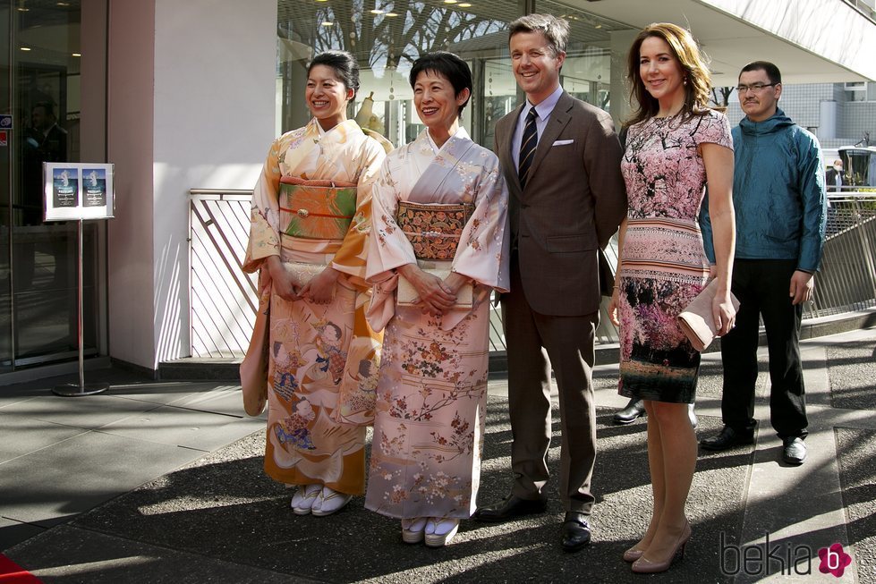 Tsuguko Takamado e Hisako Takamado de Japón con Federico y Mary de Dinamarca