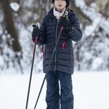 La Princesa Estela de Suecia posando en la nieve