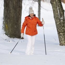 Silvia de Suecia practicando esquí de fondo