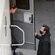 Harry Styles saludando a Olivia Wilde en el set de rodaje de 'Don't Worry Darling'