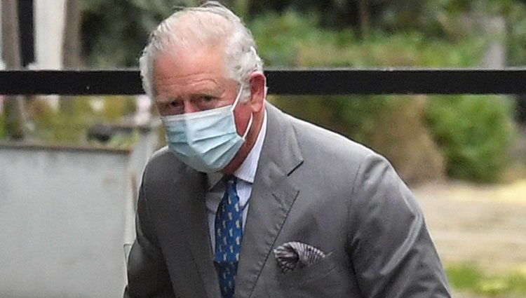 El Príncipe Carlos visita al Duque de Edimburgo en el hospital