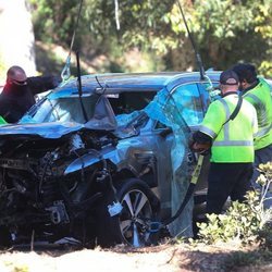 La Policía retire el coche de Tiger Woods tras el accidente