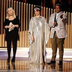 Amy Poehler, Maya Rudolph y Kenan Thompson en los Globos de Oro 2021