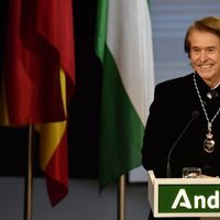 Raphael se convierte en Hijo Predilecto en la entrega de Medallas de Andalucía 2021