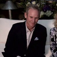 Bo Welch y Catherine O'Hara en los Globos de Oro 2021