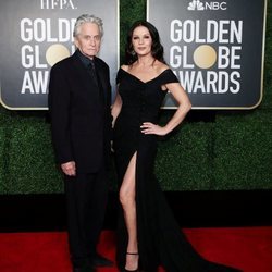 Michael Douglas y Catherine Zeta-Jones en la alfombra roja de los Globos de Oro 2021