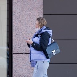Toni Garrn luce embarazo en Berlín