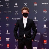 Patrick Criado en la alfombra roja de los Premios Feroz 2021