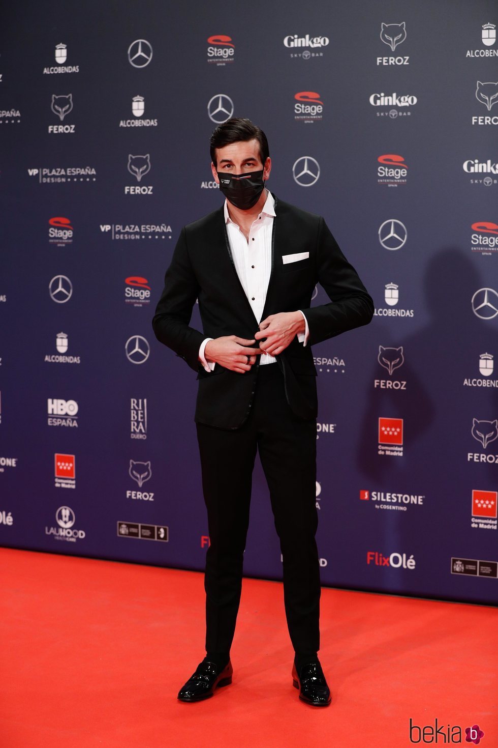 Mario Casas en la alfombra roja de los Premios Feroz 2021