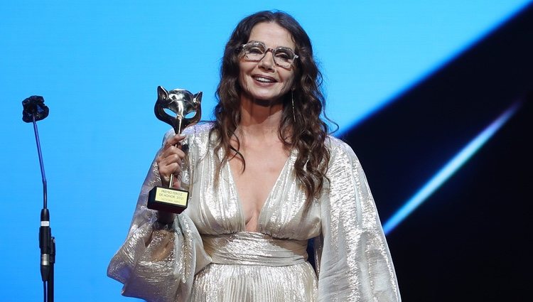 Victoria Abril con su Premio Feroz de Honor 2021