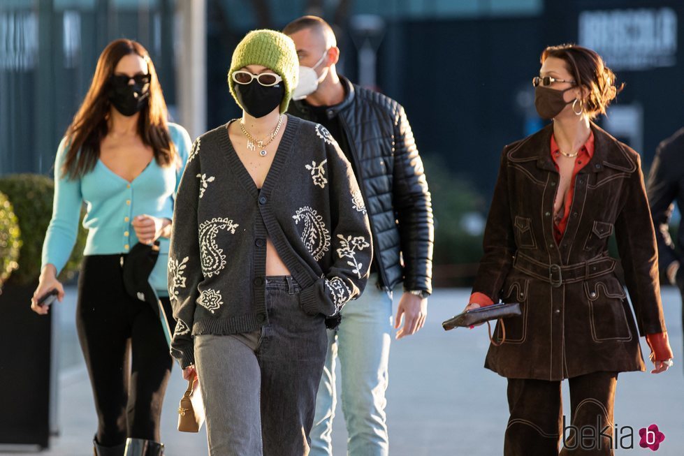 Irina Skayk, Gigi y Bella Hadid en Milán durante la Semana de la Moda