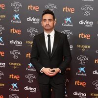 Juan Antonio Bayona en la alfombra roja de los Goya 2021