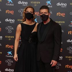 Antonio Banderas y María Casado en la alfombra roja de los Goya 2021