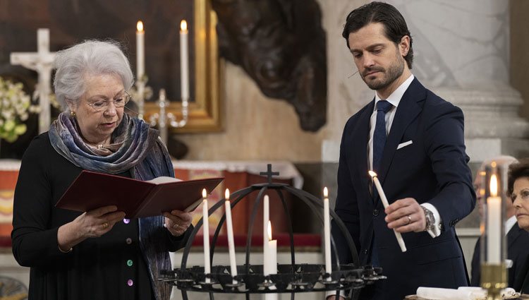 Cristina de Suecia y Carlos Felipe de Suecia en el homenaje de la Familia Real Sueca a las víctimas de la pandemia