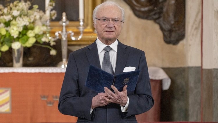 Carlos Gustavo de Suecia en el homenaje de la Familia Real Suecia a las víctima de la pandemia