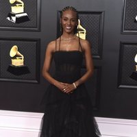 Tiara Thomas en la alfombra roja de los premios Grammy 2021