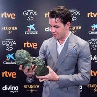 Mario Casas mira con orgullo su Goya 2021 como Mejor actor protagonista