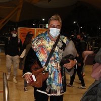 Antonio Canales en el aeropuerto de Madrid para irse a 'Supervivientes 2021'