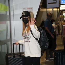 Lara Álvarez en el aeropuerto de Madrid rumbo a 'Supervivientes 2021'