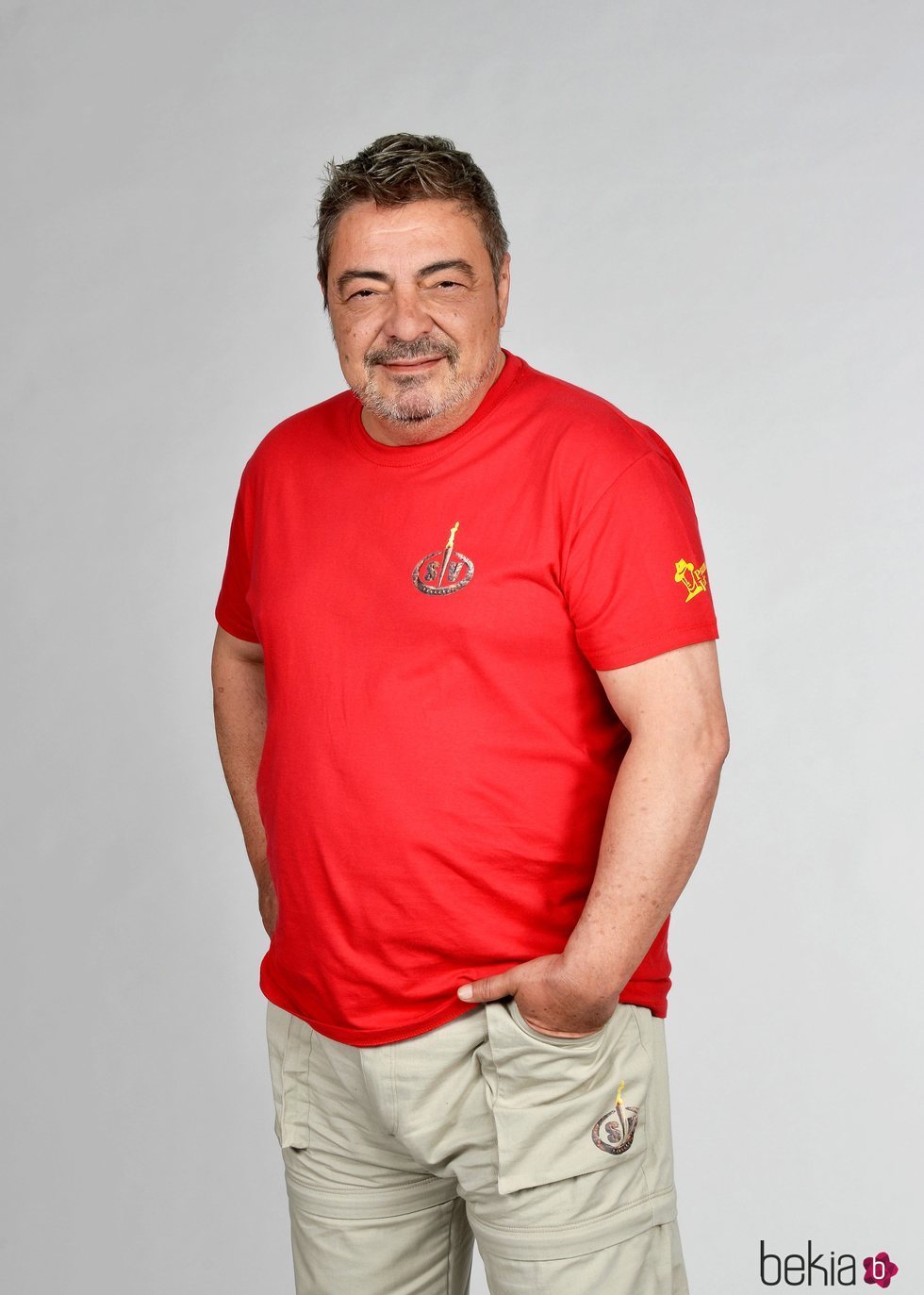 Antonio Canales posando en la foto oficial de 'Supervivientes 2021'