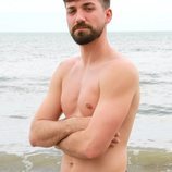 Alejandro Albalá posa en la playa en 'Supervivientes 2021'