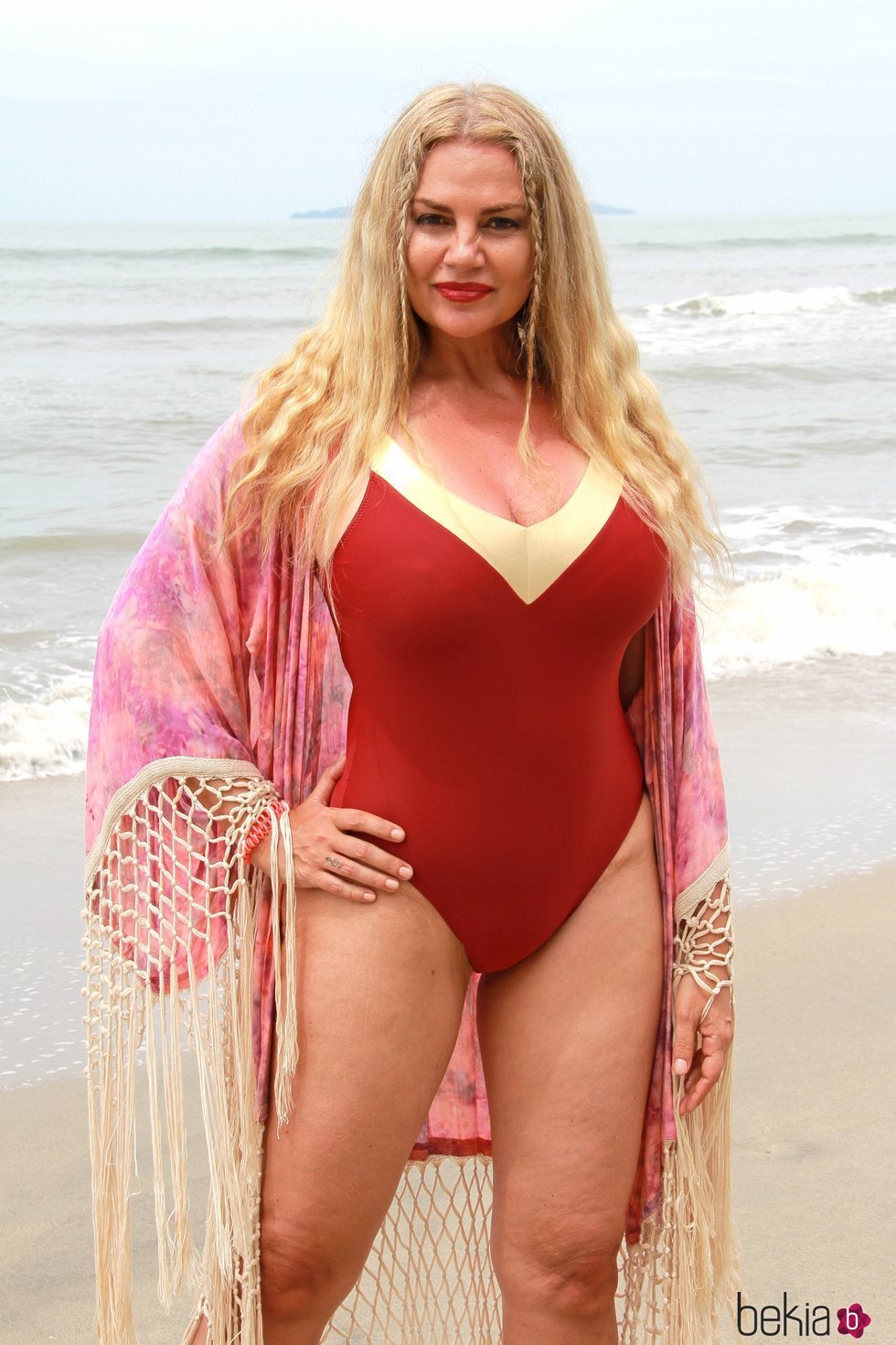 Sylvia Pantoja posa en la playa en 'Supervivientes 2021'