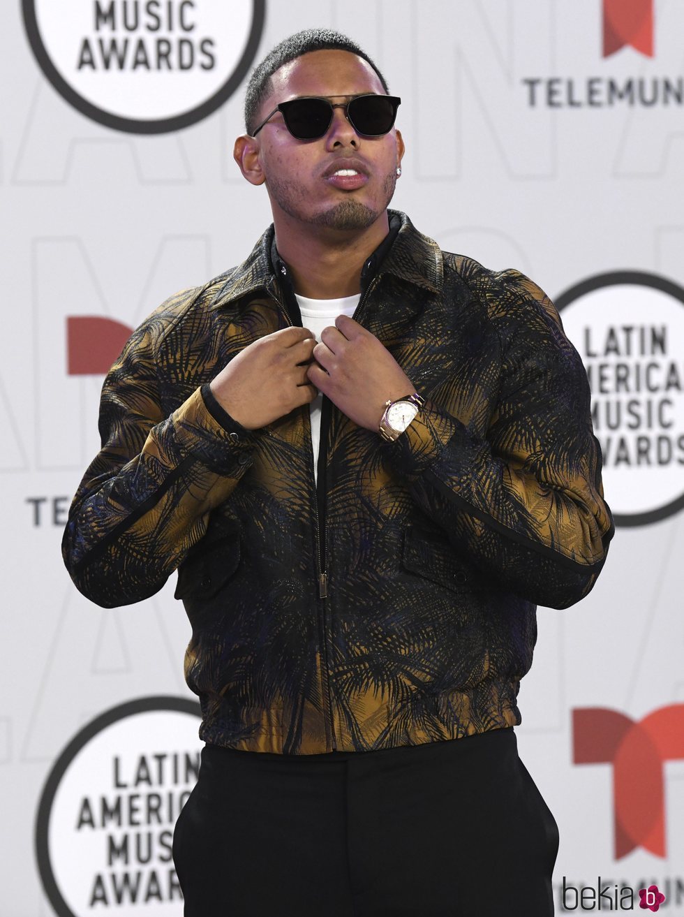 Myke Towers en la alfombra roja de los Latin American Music Awards 2021