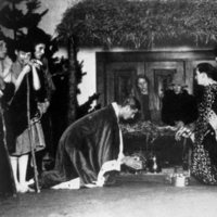 El Duque de Edimburgo en una obra de teatro en Gordonstoun en su juventud