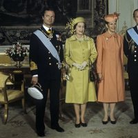 La Reina Isabel y el Duque de Edimburgo con Carlos Gustavo y Silvia de Suecia