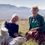La Reina Isabel y el Duque de Edimburgo, felices y relajados en Escocia en 2003
