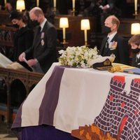 El féretro con los restos mortales del Duque de Edimburgo durante su funeral en Windsor Castle