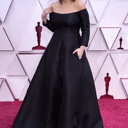 Laura Pausini en la alfombra roja de los Premios Oscar 2021