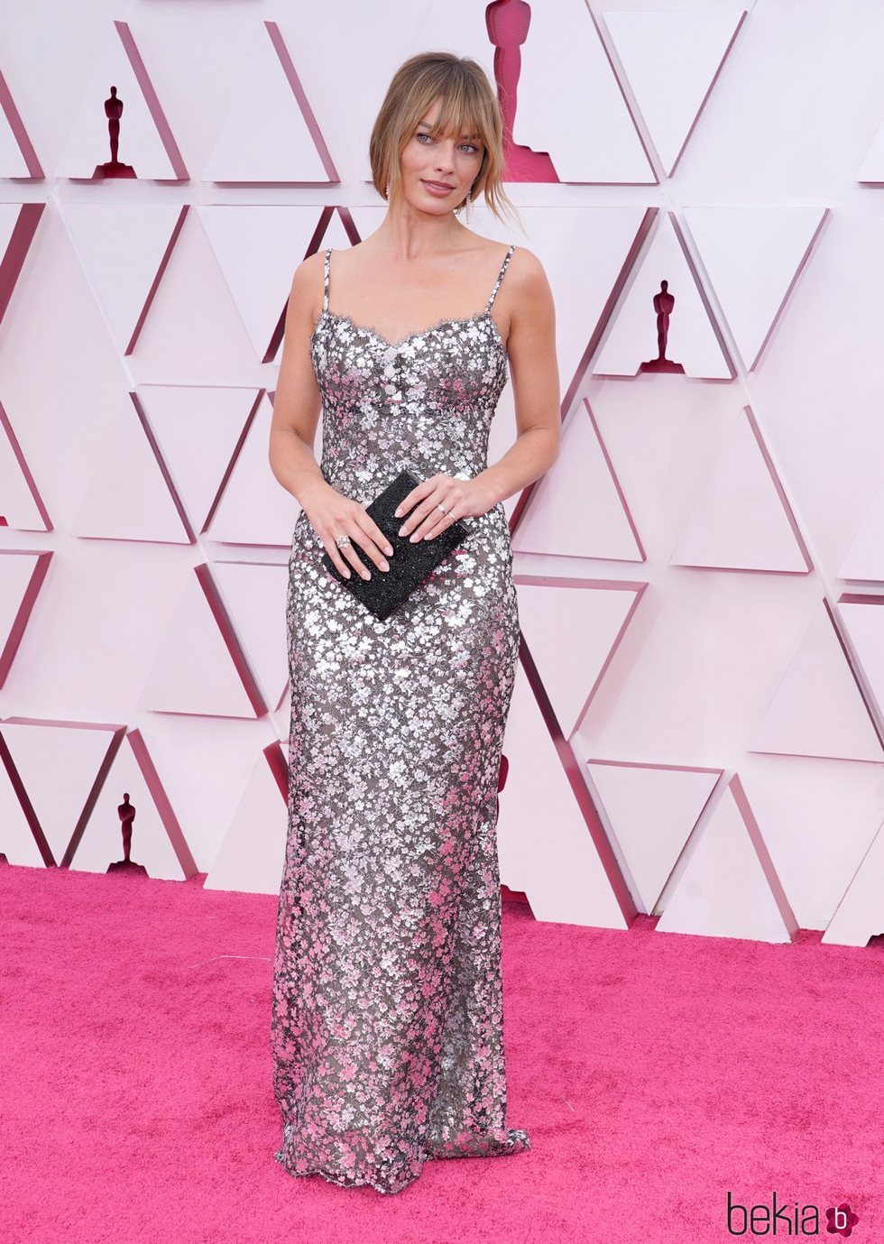 Margot Robbie en la alfombra roja de los Premios Oscar 2021