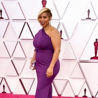 Jamika Wilson en la alfombra roja de los Premios Oscar 2021