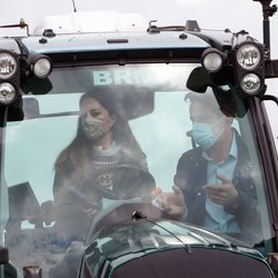 Kate Middleton conduciendo un tractor