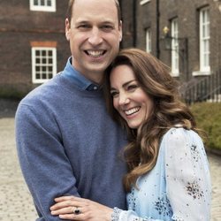 El Príncipe Guillermo y Kate Middleton en su décimo aniversario de boda en Kensington Palace