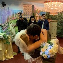 Joe Jonas y Sophie Turner se besan tras casarse en Las Vegas