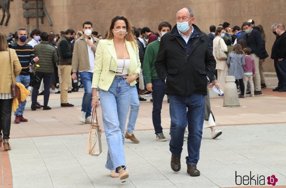 Luis Miguel Rodríguez 'El Chatarrero' y Samira Jalil en la Plaza de las Ventas de Madrid