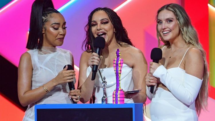Little Mix recogen su premio en los Brit Awards 2021