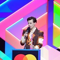 Harry Styles recoge su premio en los Brit Awards 2021