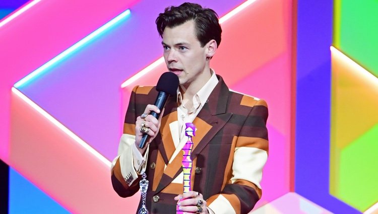 Harry Styles recoge su premio en los Brit Awards 2021