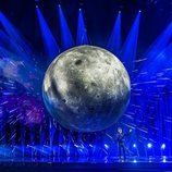 Blas Cantó sobre el escenario interpretando 'Voy a quedarme' en el primer ensayo de Eurovisión 2021