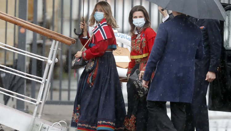 Marta Luisa de Noruega y Leah Behn en el Día Nacional de Noruega 2021