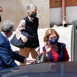 La Reina Sofía acompaña a Irene de Grecia a vacunarse